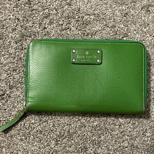 Kate Spade Green Zip Wallet